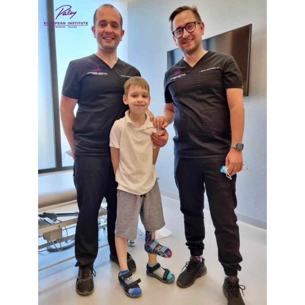 Wydłużanie kości udowej - zdjęcie chłopca